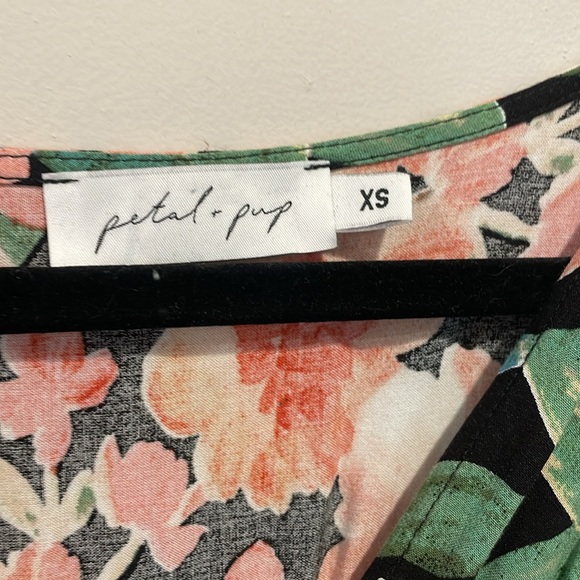 Petal and pup floral flutter sleeve maxi dress - cinches waist - Picture 3 of 5